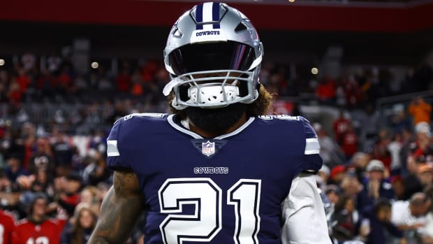 Jan 16, 2023; Tampa, Florida, USA; Dallas Cowboys running back Ezekiel Elliott (21) before the wild card game against the Tampa Bay Buccaneers at Raymond James Stadium. Mandatory Credit: Kim Klement-USA TODAY Sports